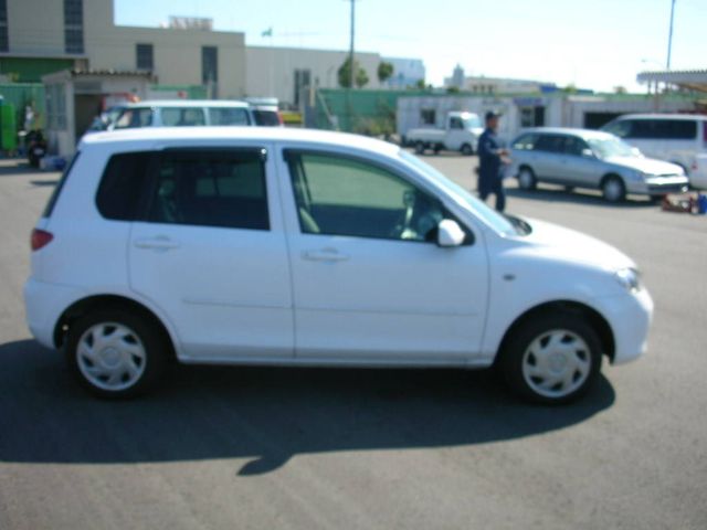 2003 Mazda Demio