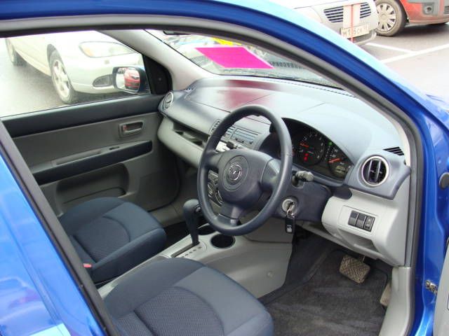 2003 Mazda Demio