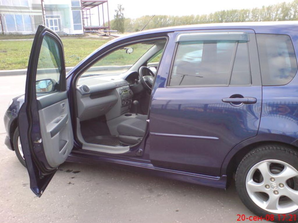 2003 Mazda Demio