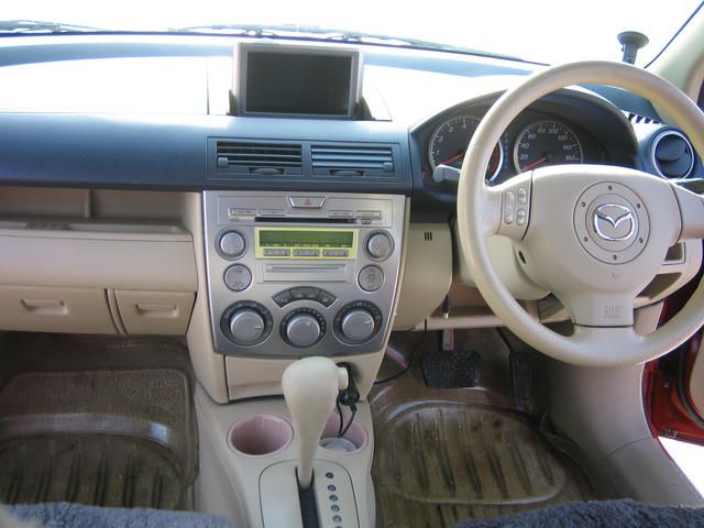 2003 Mazda Demio