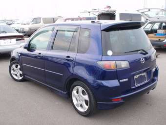 2003 Mazda Demio Pictures