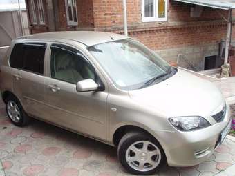 2003 Mazda Demio Pictures