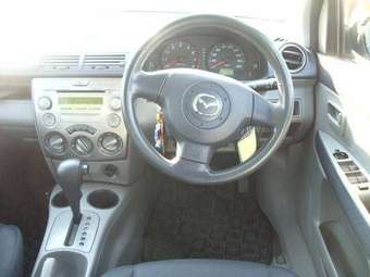 2003 Mazda Demio Pictures