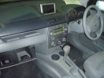 2003 Mazda Demio Pictures