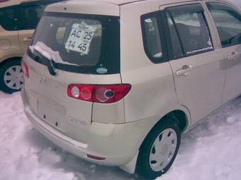 2003 Mazda Demio Pictures