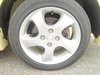 2003 Mazda Demio Pictures