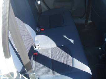 2003 Mazda Demio Pictures