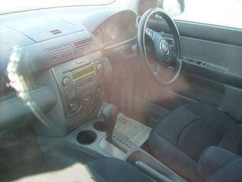 2003 Mazda Demio Pictures