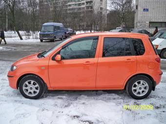 2003 Mazda Demio Pictures