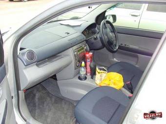 2003 Mazda Demio Photos