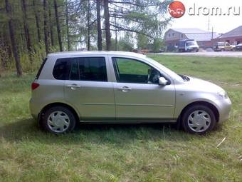 2003 Mazda Demio Pictures