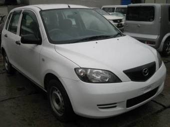 2003 Mazda Demio Pictures