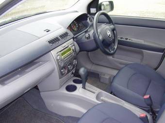 2003 Mazda Demio Pictures