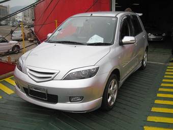 2003 Mazda Demio Photos