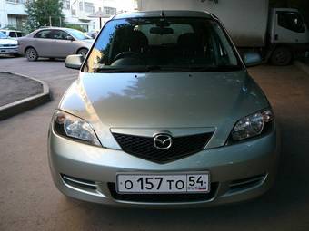 2003 Mazda Demio Photos