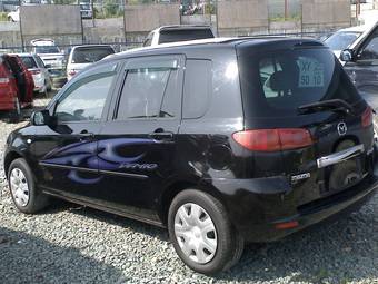 2003 Mazda Demio Photos