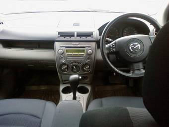 2003 Mazda Demio Pictures