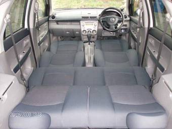 2003 Mazda Demio Pictures