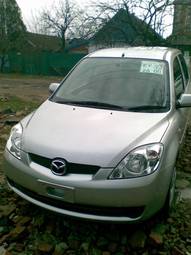 2005 Mazda Demio Pictures