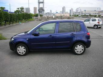 2005 Mazda Demio Pics