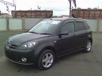 2005 Mazda Demio Pictures