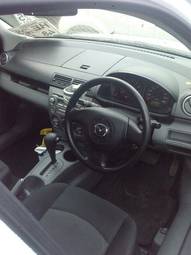 2005 Mazda Demio Pictures