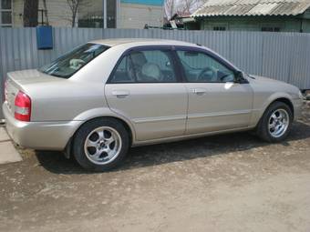 2000 Mazda Familia Photos