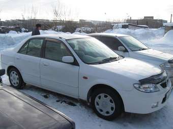 2002 Mazda Familia Images