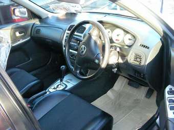 2002 Mazda Familia Photos