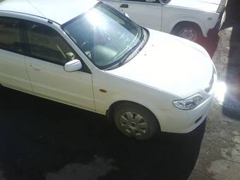 2002 Mazda Familia Pics