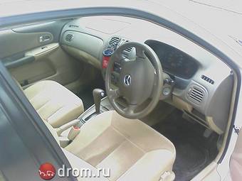 2002 Mazda Familia Photos