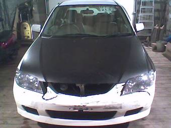 2002 Mazda Familia Photos