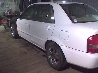 2002 Mazda Familia Images