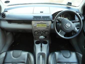 2004 Mazda MAZDA2 Images