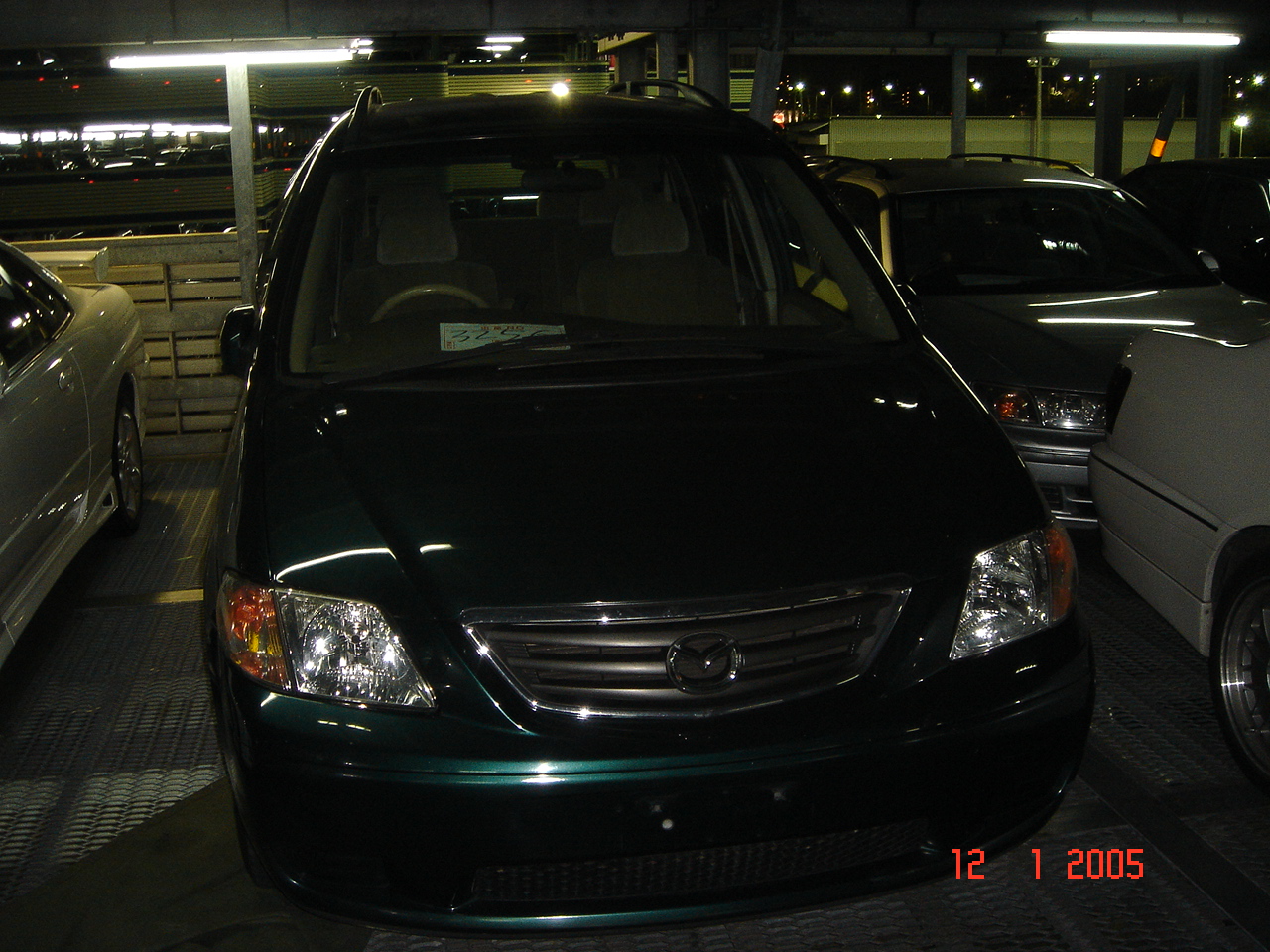 1999 Mazda MPV Photos