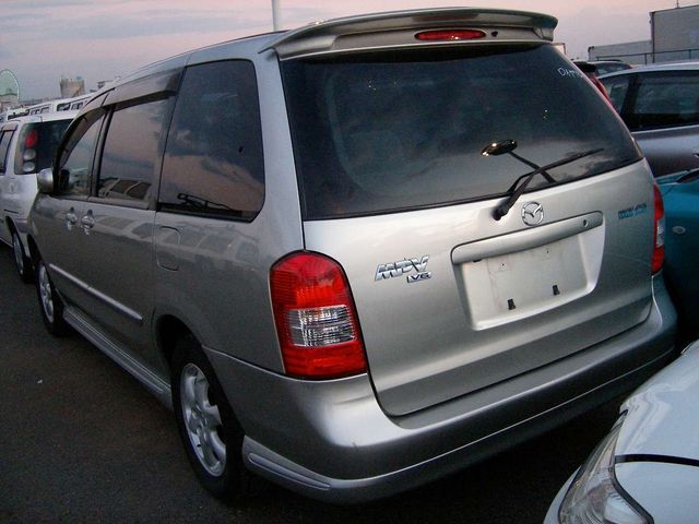 2002 Mazda MPV