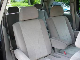 2002 Mazda MPV Pictures