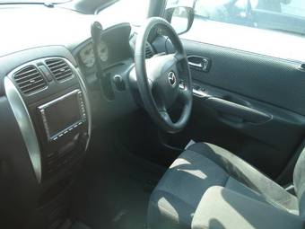 2001 Mazda Premacy Photos