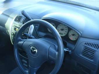 2003 Mazda Premacy Pictures