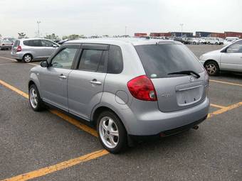 2004 Mazda Verisa Photos