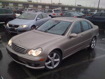 2004 Mercedes-Benz C-Class Photos