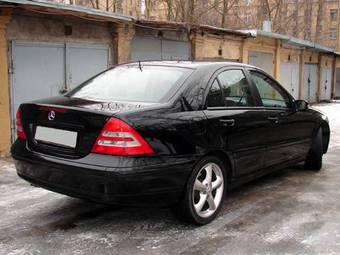 2004 Mercedes-Benz C-Class Pictures