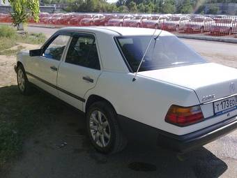 1988 Mercedes-Benz E-Class Photos