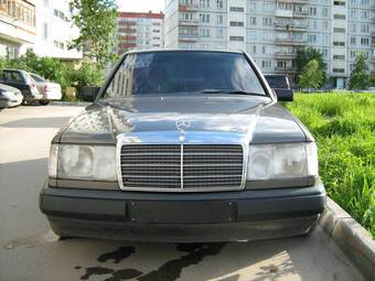 1989 Mercedes-Benz E-Class Photos