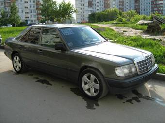 1989 Mercedes-Benz E-Class Photos