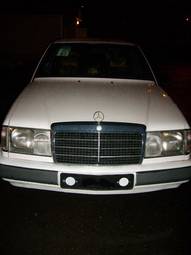 1991 Mercedes-Benz E-Class Pictures