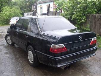 1992 Mercedes-Benz E-Class Pictures