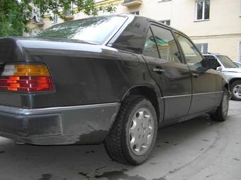 1992 Mercedes-Benz E-Class Pictures