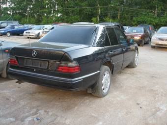 1992 Mercedes-Benz E-Class Pictures