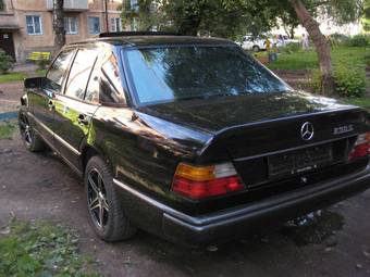 1992 Mercedes-Benz E-Class Photos